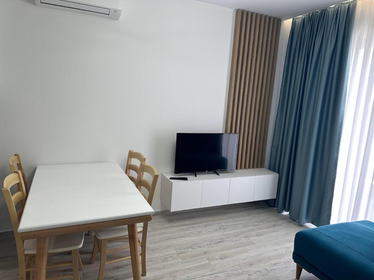 Joanna Suites Sarande Bagian luar foto