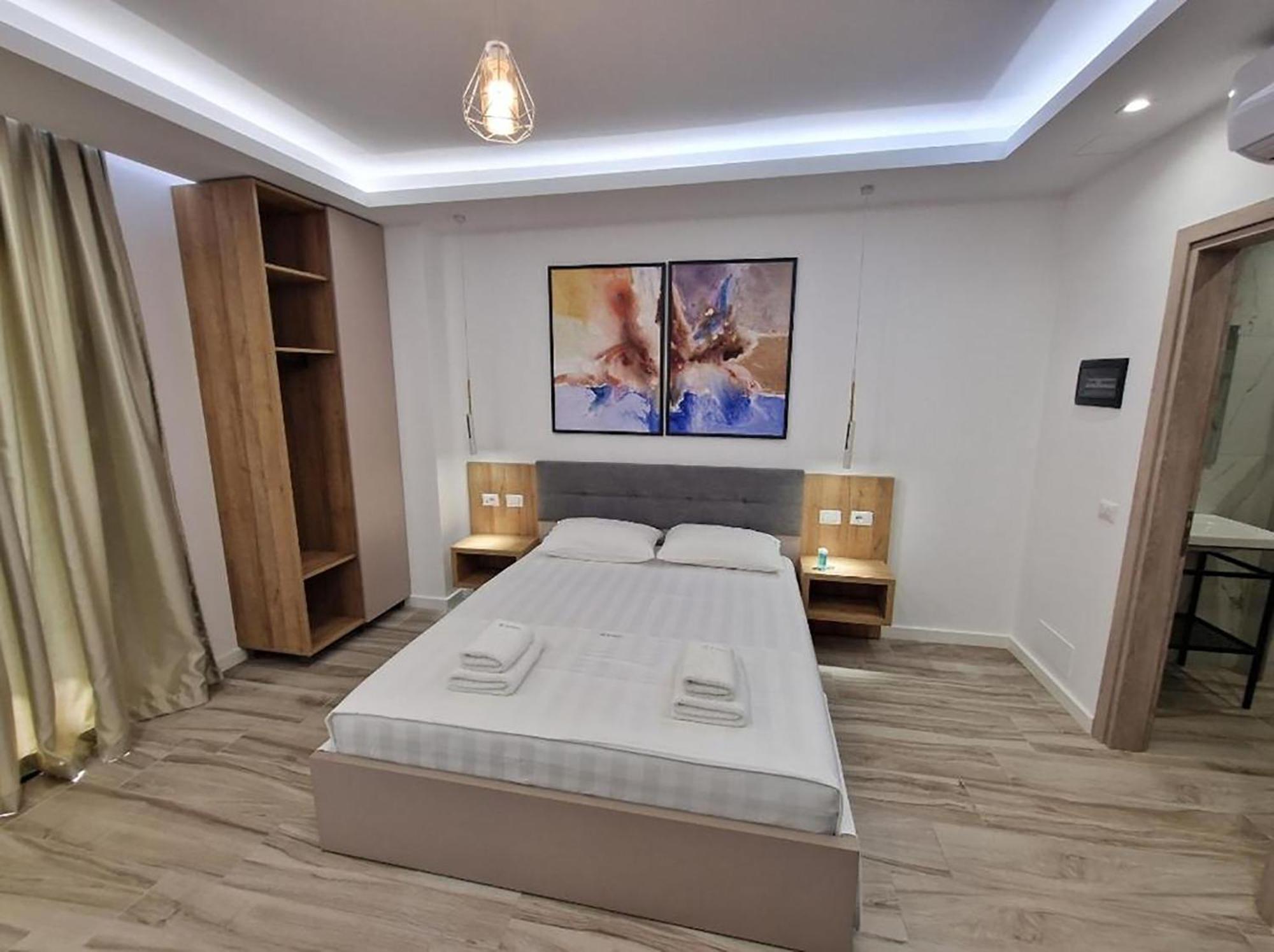 Joanna Suites Sarande Bagian luar foto