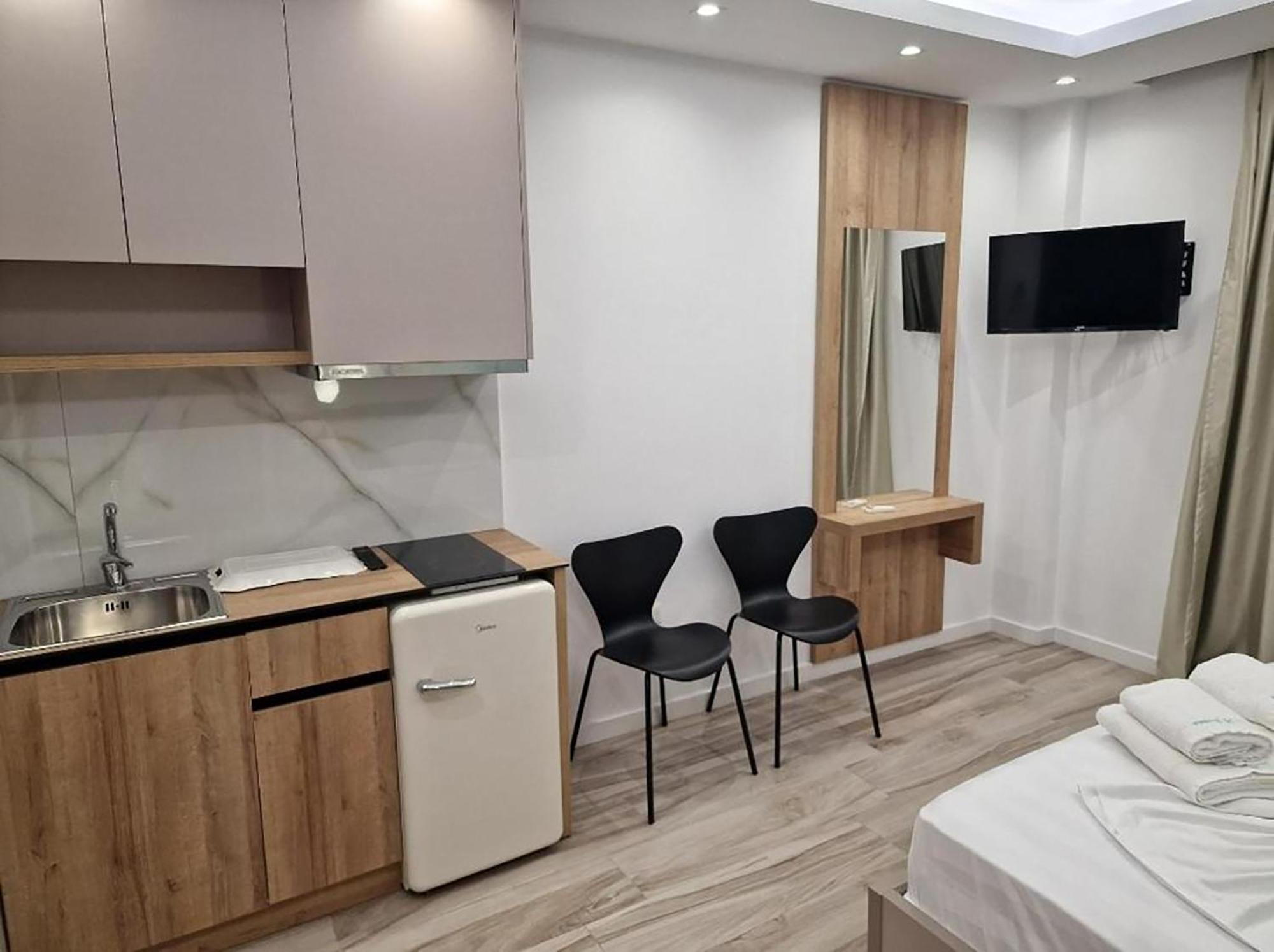 Joanna Suites Sarande Bagian luar foto