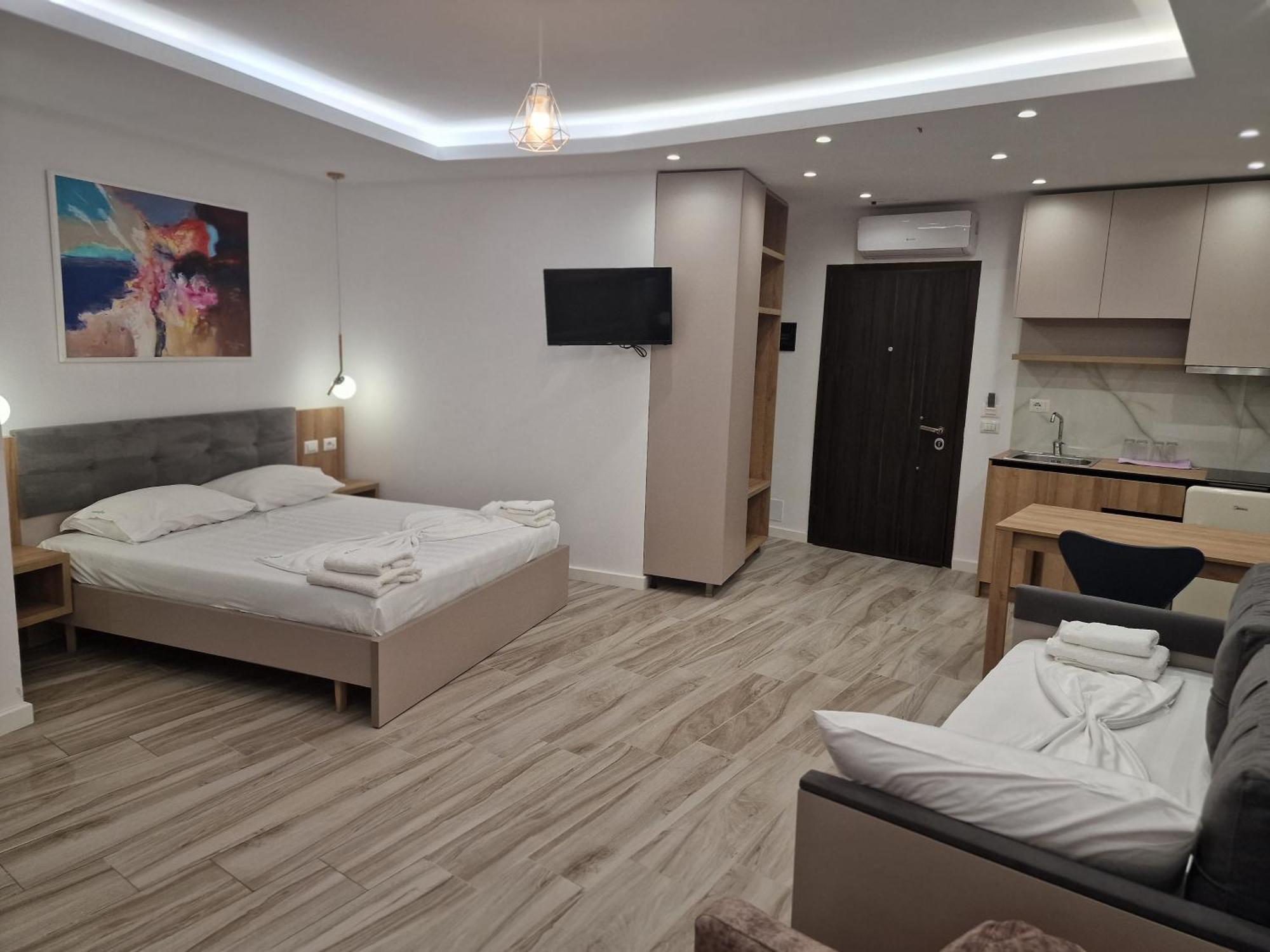 Joanna Suites Sarande Bagian luar foto