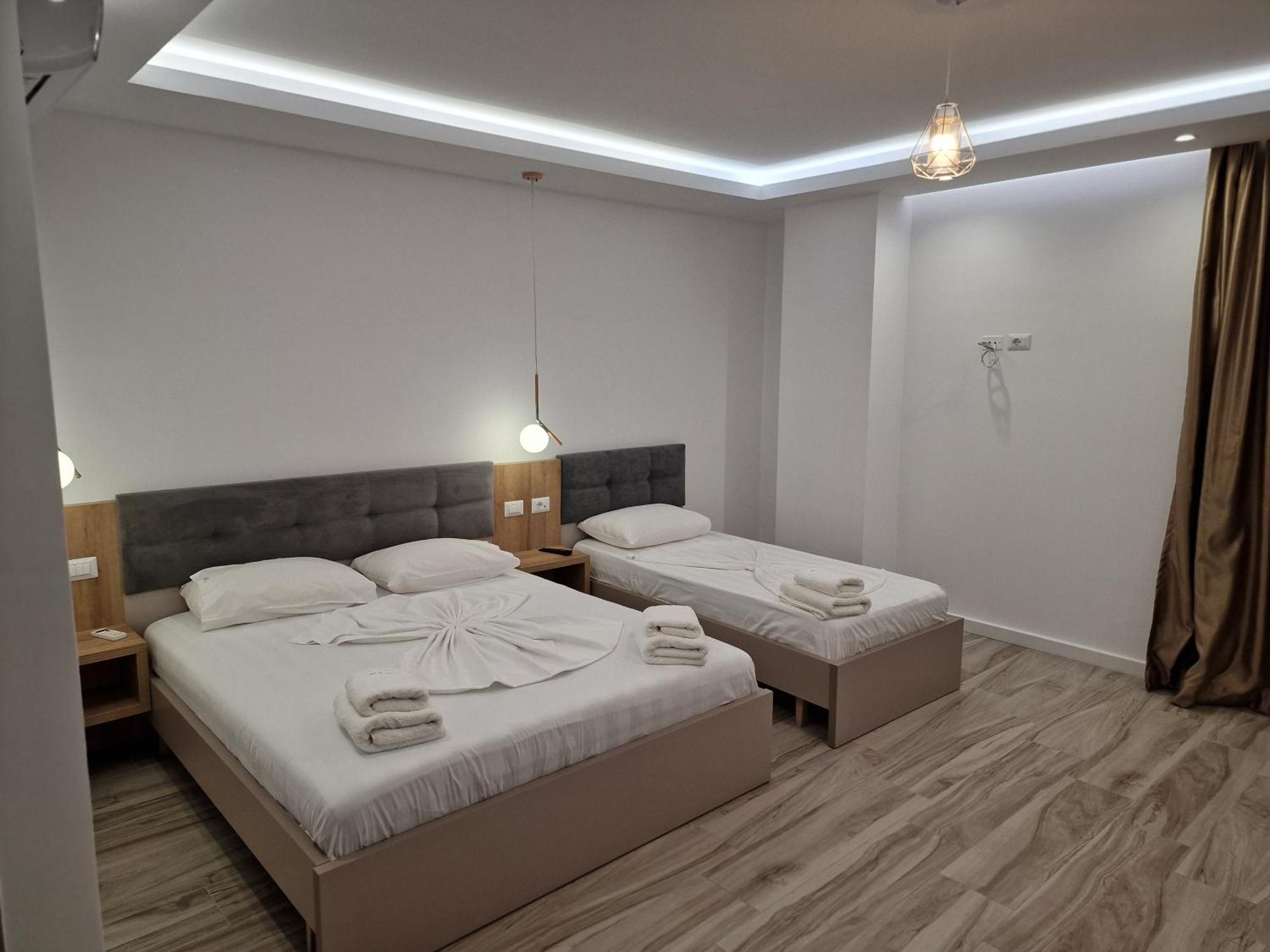 Joanna Suites Sarande Bagian luar foto