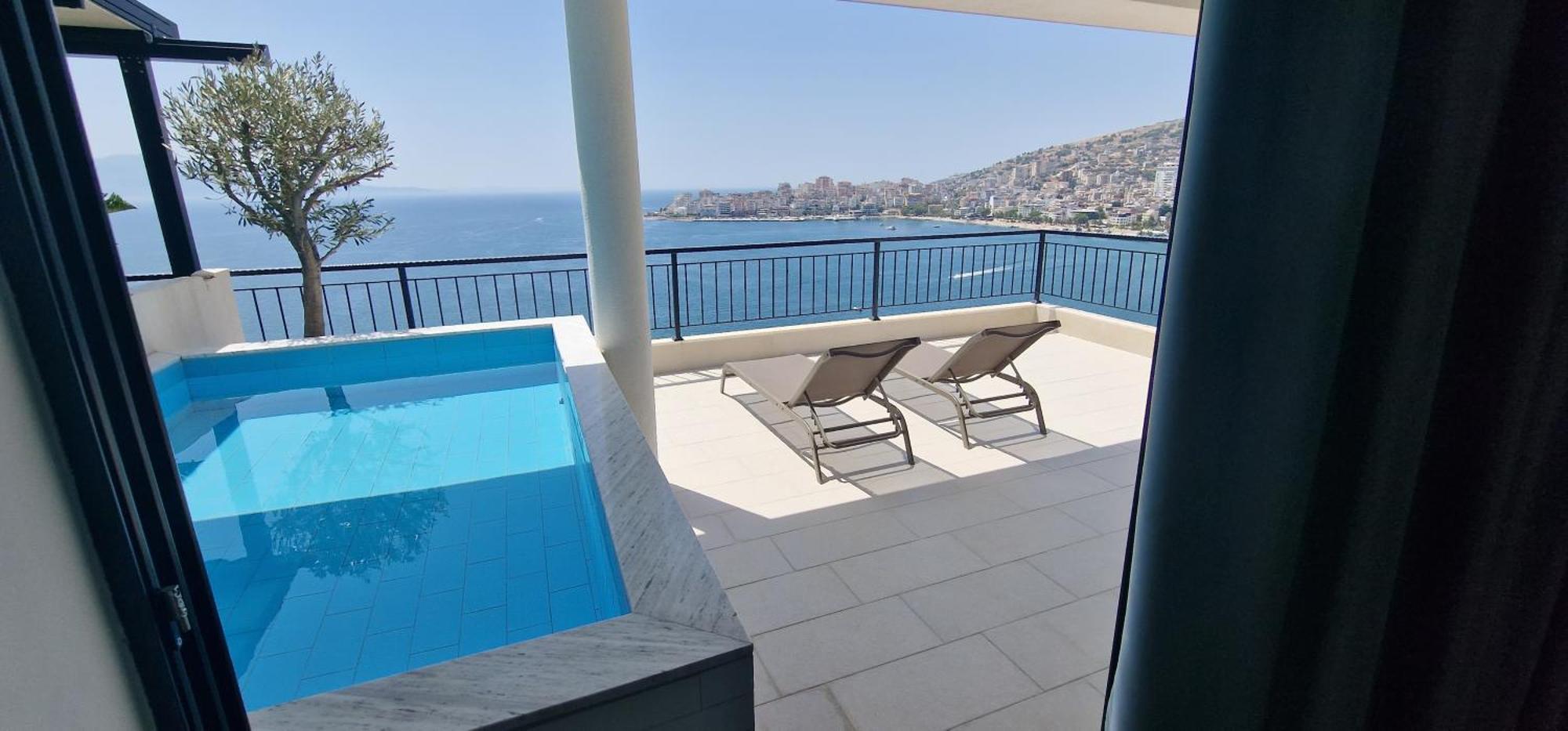 Joanna Suites Sarande Bagian luar foto