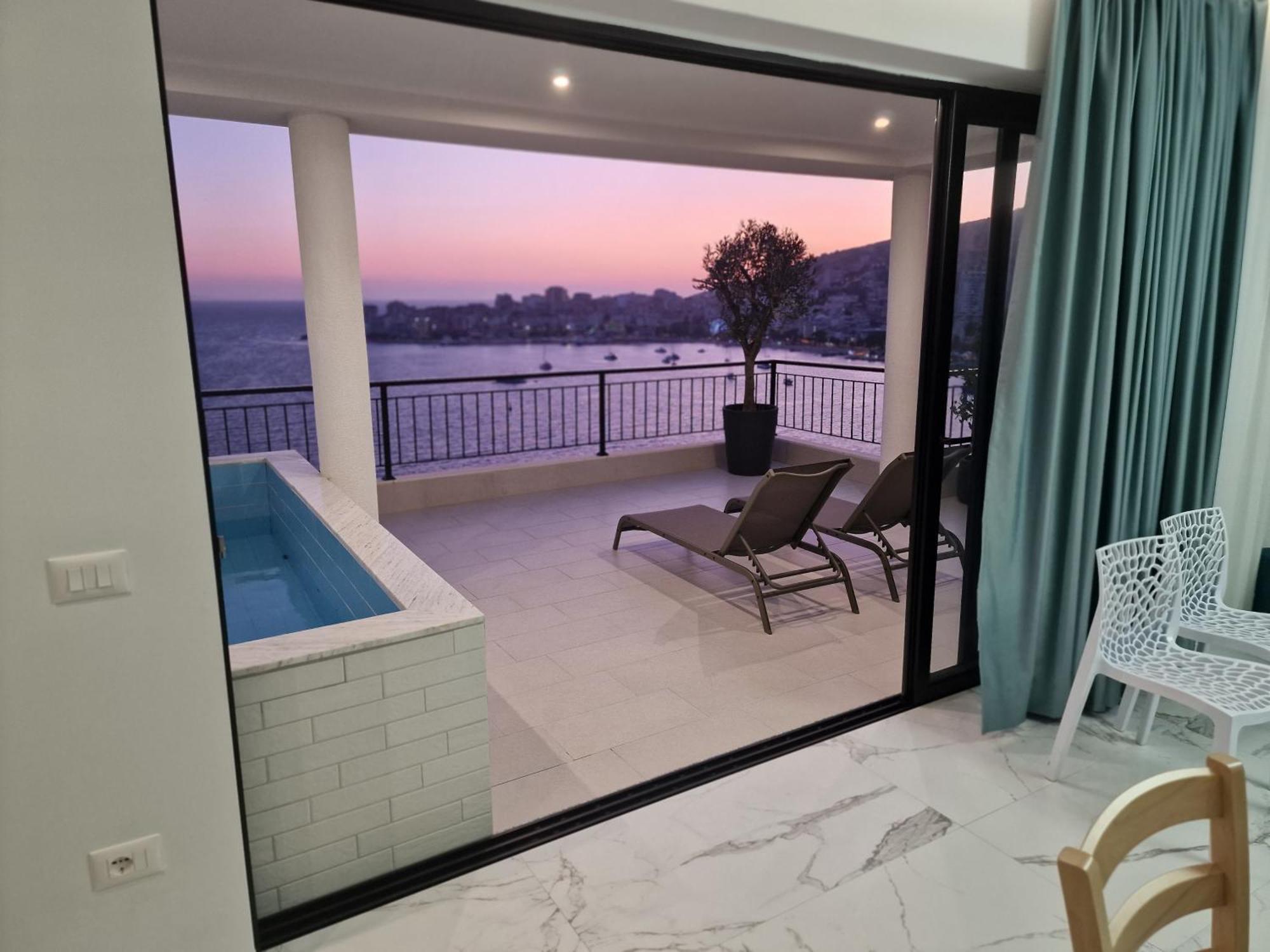 Joanna Suites Sarande Bagian luar foto