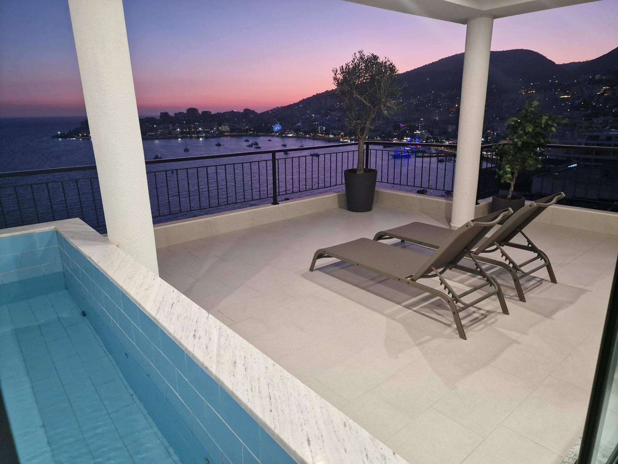 Joanna Suites Sarande Bagian luar foto