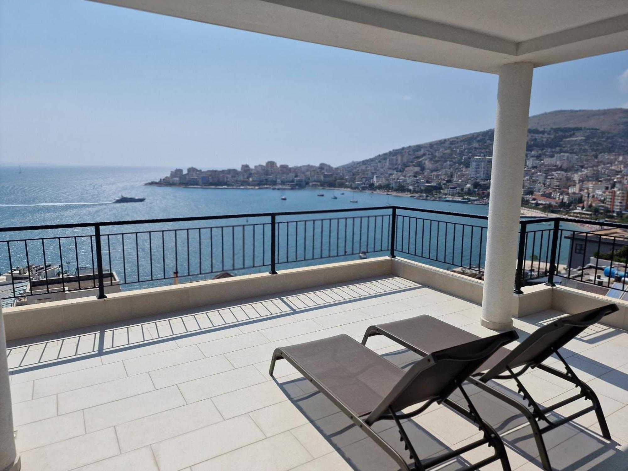Joanna Suites Sarande Bagian luar foto