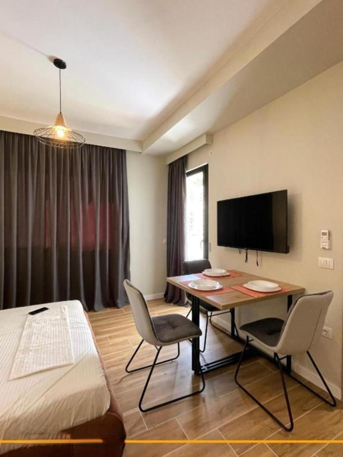Joanna Suites Sarande Bagian luar foto