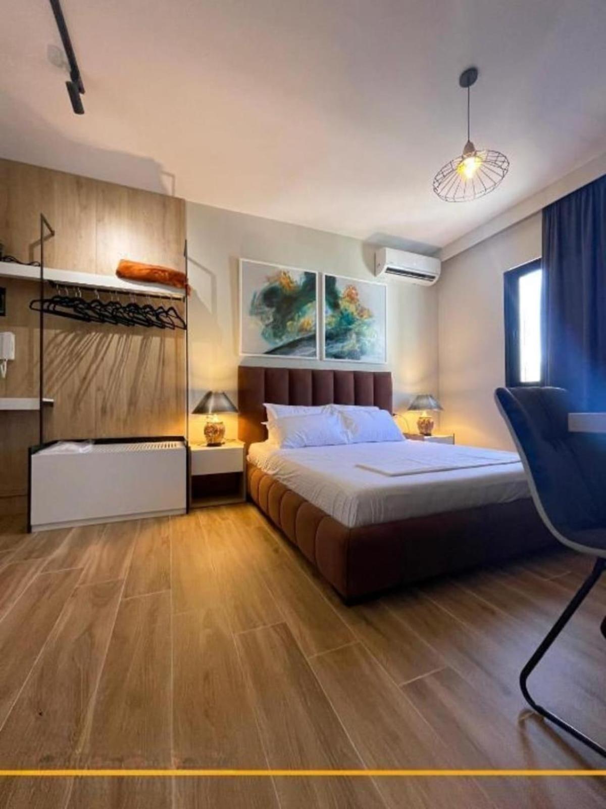 Joanna Suites Sarande Bagian luar foto